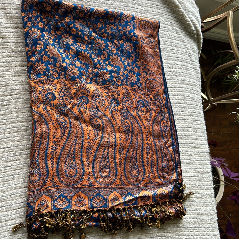 Scarf. Possibly can be used as table runner?